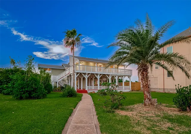 2nd image of 510 Surf Oaks Dr, Seabrook, TX 77586 | MLS# 75481277