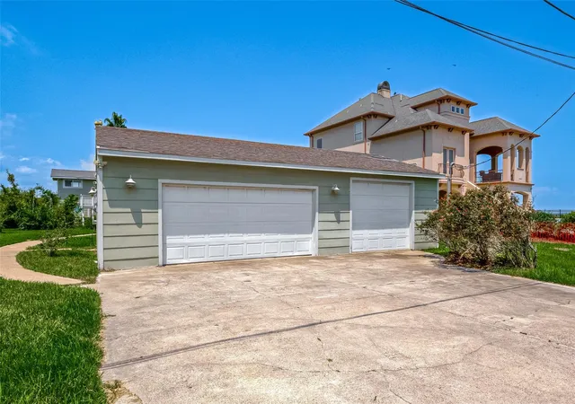 35th image of 510 Surf Oaks Dr, Seabrook, TX 77586 | MLS# 75481277
