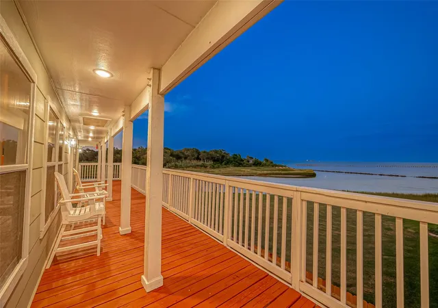 3rd image of 510 Surf Oaks Dr, Seabrook, TX 77586 | MLS# 75481277