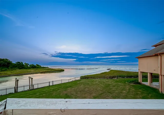 4th image of 510 Surf Oaks Dr, Seabrook, TX 77586 | MLS# 75481277