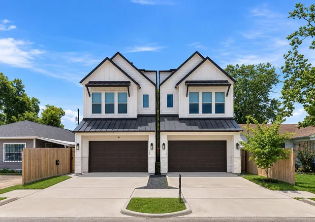 Photo 1 of Single family home for sale at 110 E 28th Street, Houston, TX 77008 | MLS# 9908304 | Listing updated on 2026-09-19
