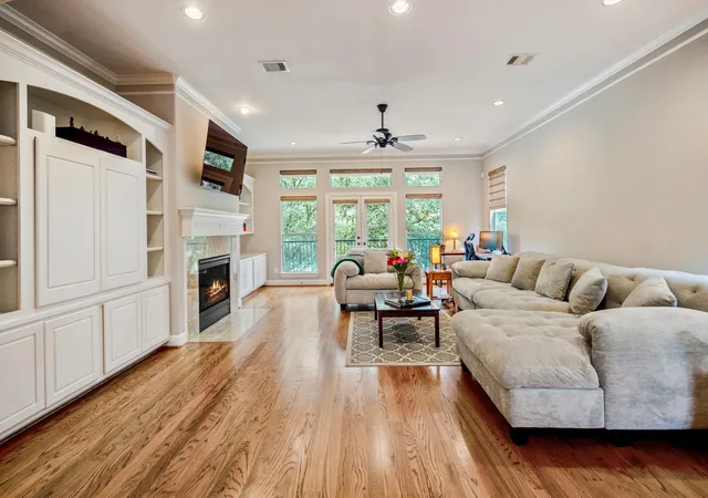 1st image of 1013 Crocker St, Houston, TX 77019 | MLS# 96514404