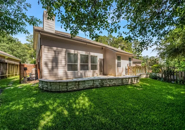 Photo 4 of Sale Pending at 75 N Spinning Wheel Cir, Spring, TX 77382 | MLS# 66440758 | Listing updated on 2026-09-04