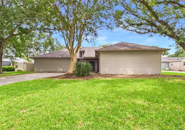 Photo 1 of Single family home for sale at 1010 Baronridge Dr, Seabrook, TX 77586 | MLS# 19410275 | Listing updated on 2026-09-13