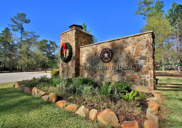 4th image of 12-22-58 Grey Feather Rd, Huntsville, TX 77340 | MLS# 84683837