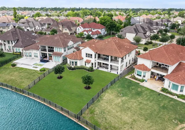 3rd image of 5403 Rouchel Brook Ln, Sugar Land, TX 77479 | MLS# 26579265