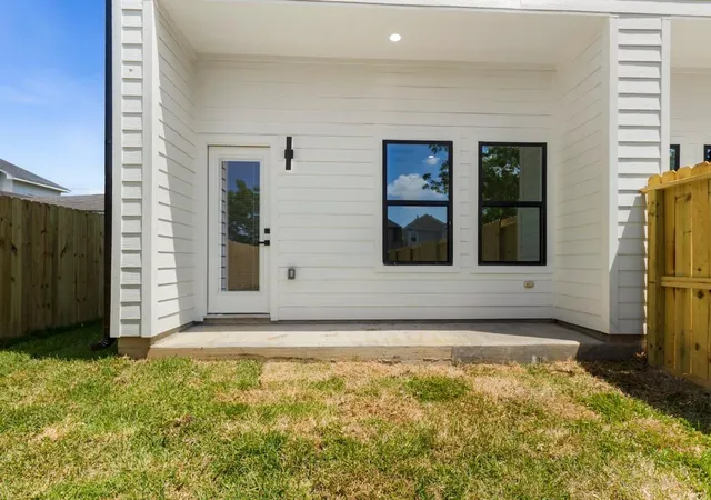 Homes for sale in Houston, TX | 5302 San Juan Street, Houston, TX 77020 | Houzeo