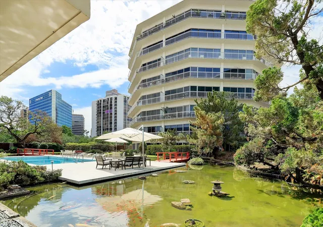 1st image of 5050 Woodway Dr #2D, Houston, TX 77056 | MLS# 52534207