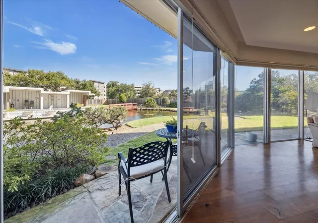 4th image of 5050 Woodway Dr #2D, Houston, TX 77056 | MLS# 52534207