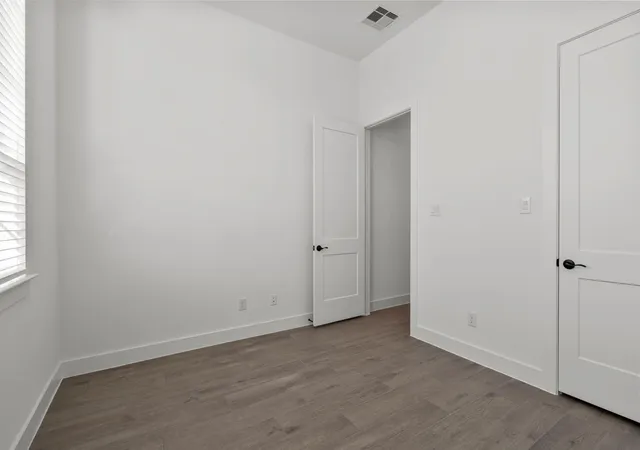 4th image of 12206 Denham Dr, Mont Belvieu, LA 71127 | MLS# 84536352