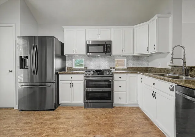 Photo 4 of Single family home for sale at 111 Enfield Ct, Huntsville, TX 77320 | MLS# 85485004 | Listing updated on 2026-09-12