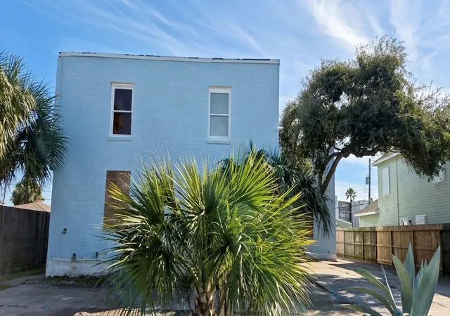 Photo 2 of Multi family home for sale at 3609 Avenue S 1/2, Galveston, TX 77550 | MLS# 27828791 | Listing updated on 2026-09-11