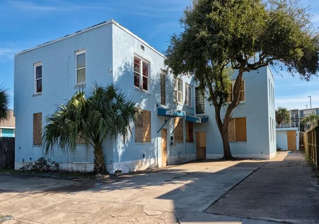 Photo 3 of Multi family home for sale at 3609 Avenue S 1/2, Galveston, TX 77550 | MLS# 27828791 | Listing updated on 2026-09-11