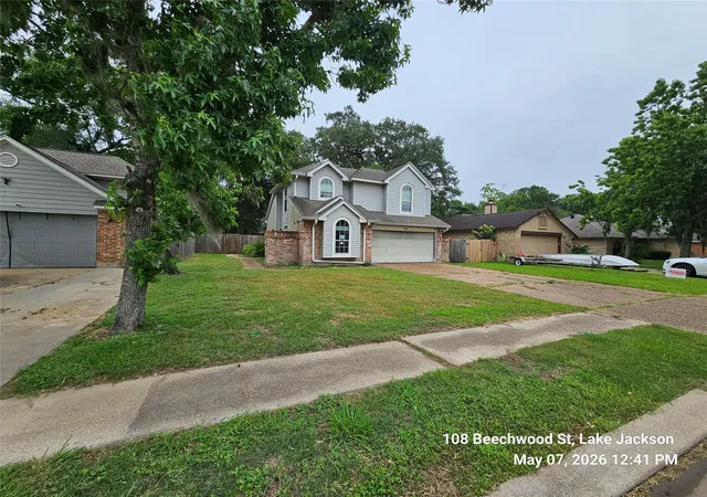 2nd image of 108 Beechwood St, Lake Jackson, TX 77566 | MLS# 34444271