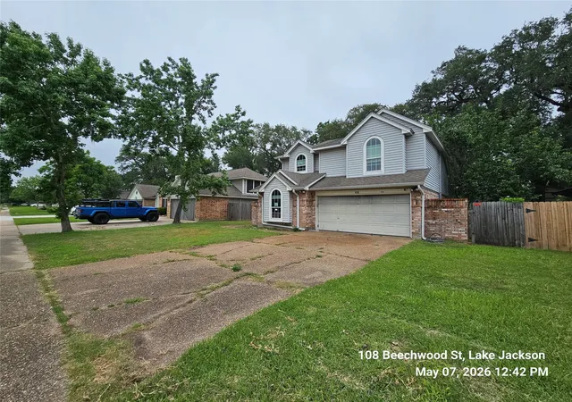 4th image of 108 Beechwood St, Lake Jackson, TX 77566 | MLS# 34444271