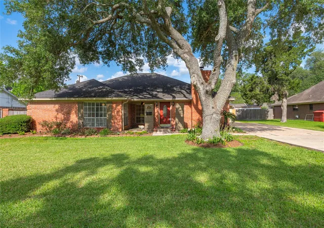 Homes for sale in Alvin, TX | 1604 S Hill St, Alvin, TX 77511 | MLS# 90349911
