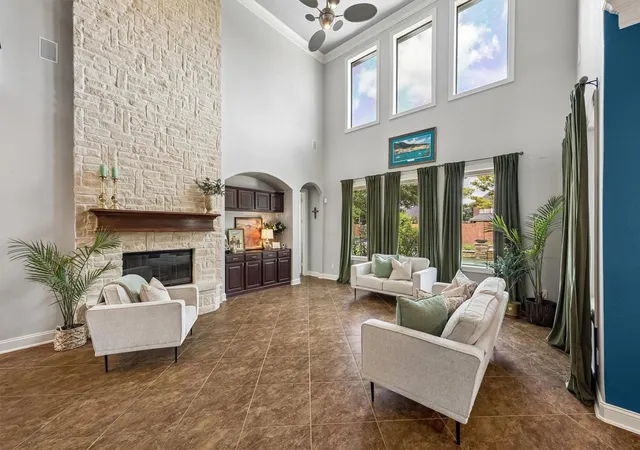 Photo 3 of Sale Pending at 2504 Baywater Cyn Dr, Pearland, TX 77584 | MLS# 32149725 | Listing updated on 2026-09-21
