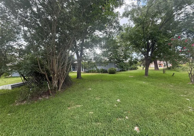 Photo 3 of Single family home for sale at 15 Meadow Lake Dr, Trinity, TX 75862 | MLS# 20447014 | Listing updated on 2026-08-28