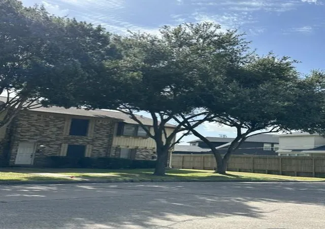 34th image of 1519 S 8th St, La Porte, TX 77571 | MLS# 83357819
