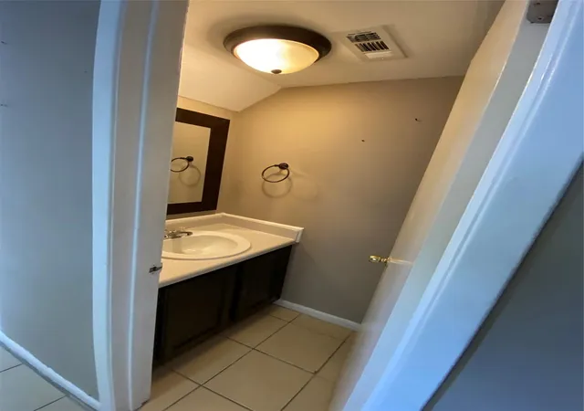 5th image of 1519 S 8Th St, La Porte, TX 77571 | MLS# 83357819