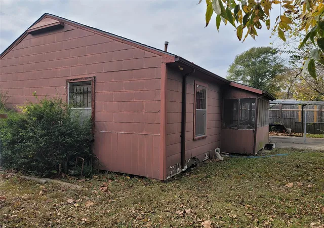 Photo 1 of Single family home for sale at 4608 Dewberry St, Houston, TX 77021 | MLS# 98850243 | Listing updated on 2026-01-06