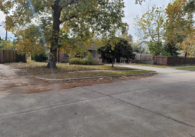 Photo 2 of Single family home for sale at 4608 Dewberry St, Houston, TX 77021 | MLS# 98850243 | Listing updated on 2026-01-06