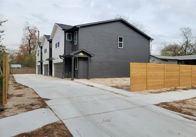 Photo 4 of Single family home for sale at 4608 Dewberry St, Houston, TX 77021 | MLS# 98850243 | Listing updated on 2026-01-06