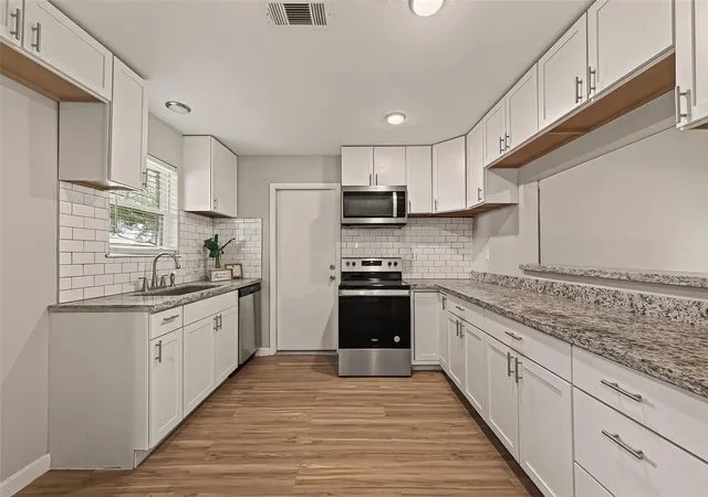 5th image of 3417 Needville Ave, Needville, TX 77461 | MLS# 9936460