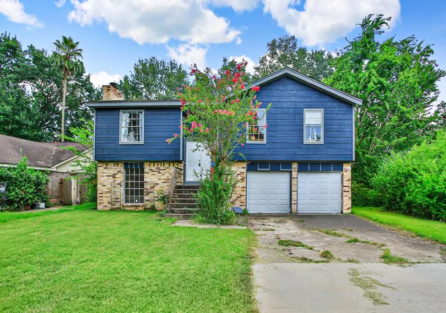1st image of 13115 Maxim Dr, Houston, TX 77065 | MLS# 71319033