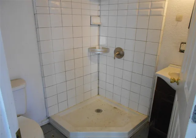 Photo 16 of Single family home for sale at 14621 Renault St, Houston, TX 77015 | MLS# 74382322 | Listing updated on 2026-10-06