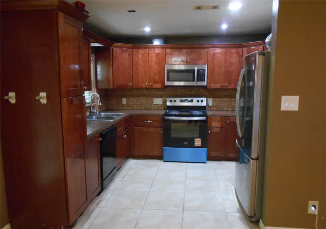 Photo 4 of Single family home for sale at 14621 Renault St, Houston, TX 77015 | MLS# 74382322 | Listing updated on 2026-08-26