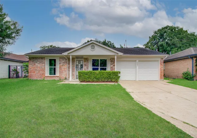 Homes for sale in Houston, TX | 7902 La Roche Ln, Houston, TX 77036 | MLS# 73922032