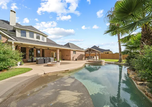 Photo 1 of Sale Pending at 3942 Lake Star Dr, League City, TX 77573 | MLS# 12611907 | Listing updated on 2026-09-10