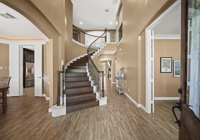 Photo 3 of Sale Pending at 3942 Lake Star Dr, League City, TX 77573 | MLS# 12611907 | Listing updated on 2026-09-10