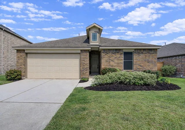 Photo 2 of Single family home for sale at 12326 Sabine Point Dr, Humble, TX 77346 | MLS# 37949270 | Listing updated on 2026-08-08