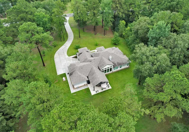 2nd image of 343 Grand Vw, Huntsville, TX 77340 | MLS# 26964087