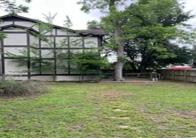 Photo 4 of Single family home for sale at 310 W Stewart St, Willis, TX 77378 | MLS# 74005138 | Listing updated on 2026-09-21