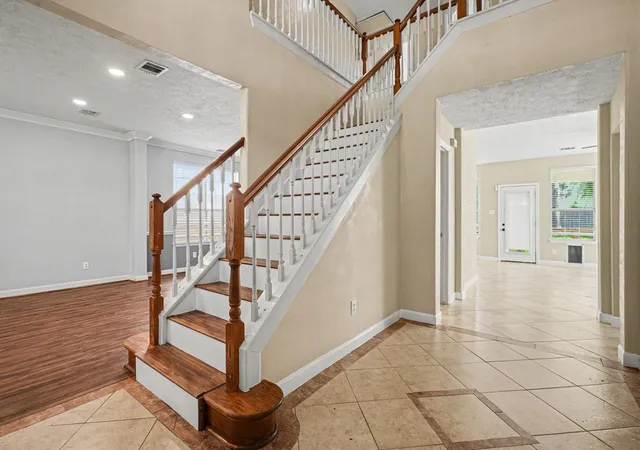 4th image of 2212 Palm Lagoon Dr, League City, TX 77573 | MLS# 83712357