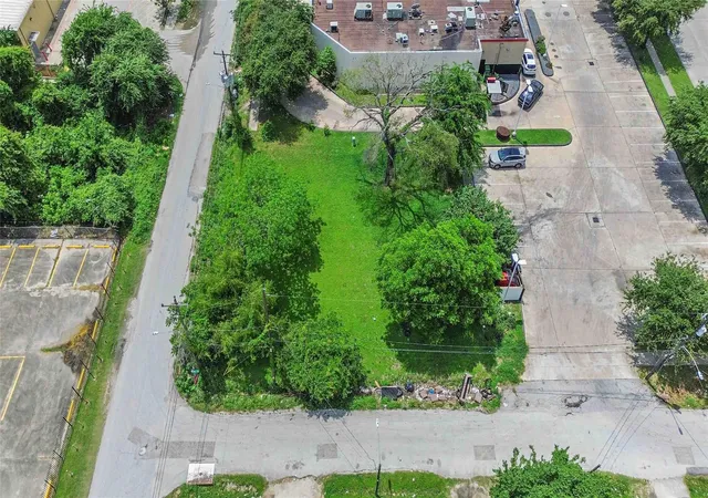 Photo 3 of Land for sale at 3495 Des Chaumes St, Houston, TX 77026 | MLS# 93476288 | Listing updated on 2026-05-18