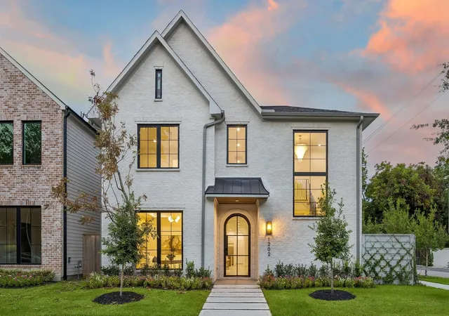 Single family home for sale at 1202 W Drew, Houston, TX 77006 | MLS# 69122938 | Listing updated on 2026-09-15