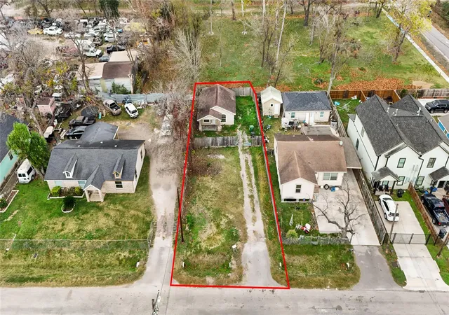 12th image of 161 Luther St, Houston, TX 77076 | MLS# 90392032