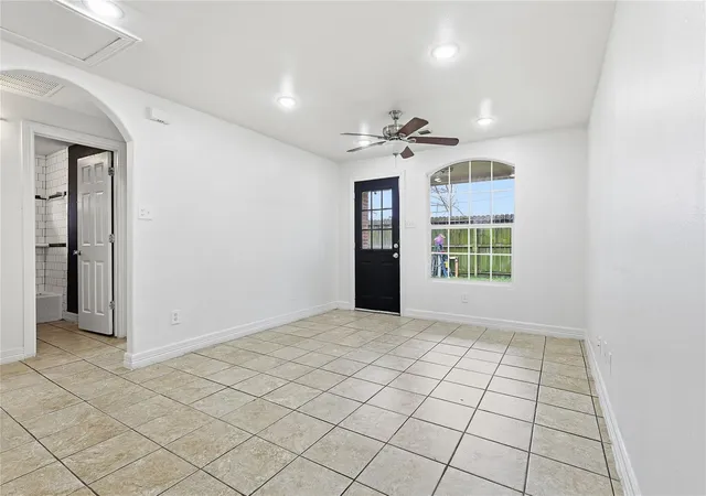 3rd image of 161 Luther St, Houston, TX 77076 | MLS# 90392032