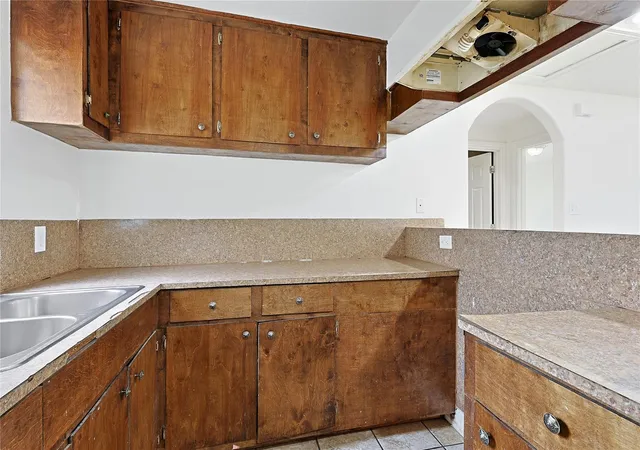 5th image of 161 Luther St, Houston, TX 77076 | MLS# 90392032