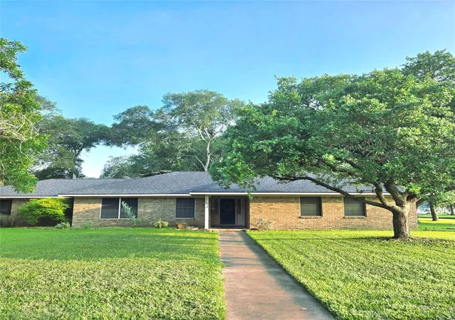 1st image of 202 W West St, El Campo, TX 77437 | MLS# 79403564