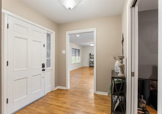 2nd image of 202 W West St, El Campo, TX 77437 | MLS# 79403564