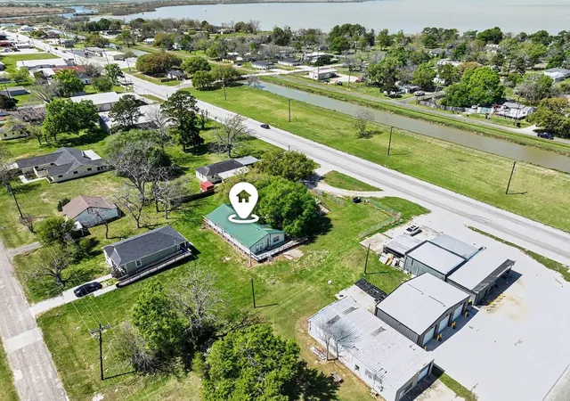 Homes for sale in Anahuac, TX | 810 Miller, Anahuac, TX 77514 | MLS# 70809915
