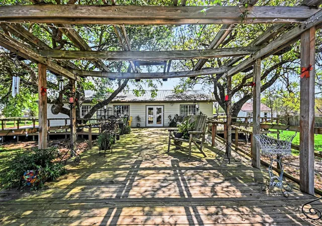 Homes for sale in Anahuac, TX | 810 Miller, Anahuac, TX 77514 | MLS# 70809915