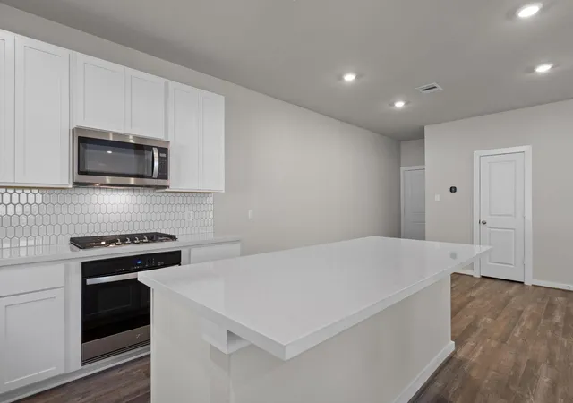 3rd image of 12195 Ridge Top Dr, Conroe, TX 77304 | MLS# 16338173