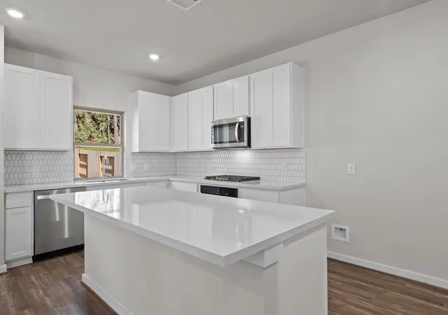 4th image of 12195 Ridge Top Dr, Conroe, TX 77304 | MLS# 16338173