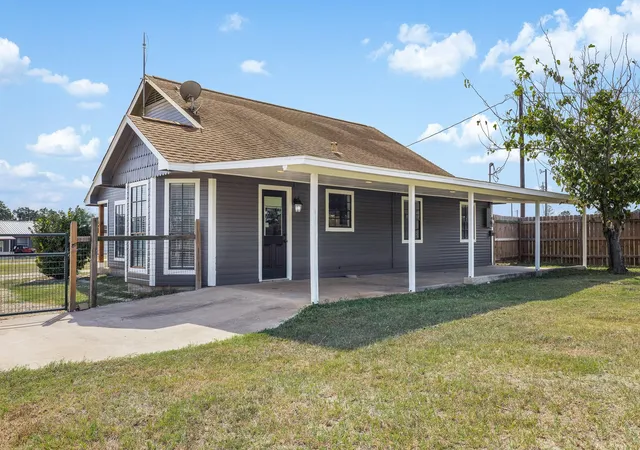 Homes for sale in Elgin, TX | 1081 Private Road 7023, Elgin, TX 78621 | MLS# 68698273